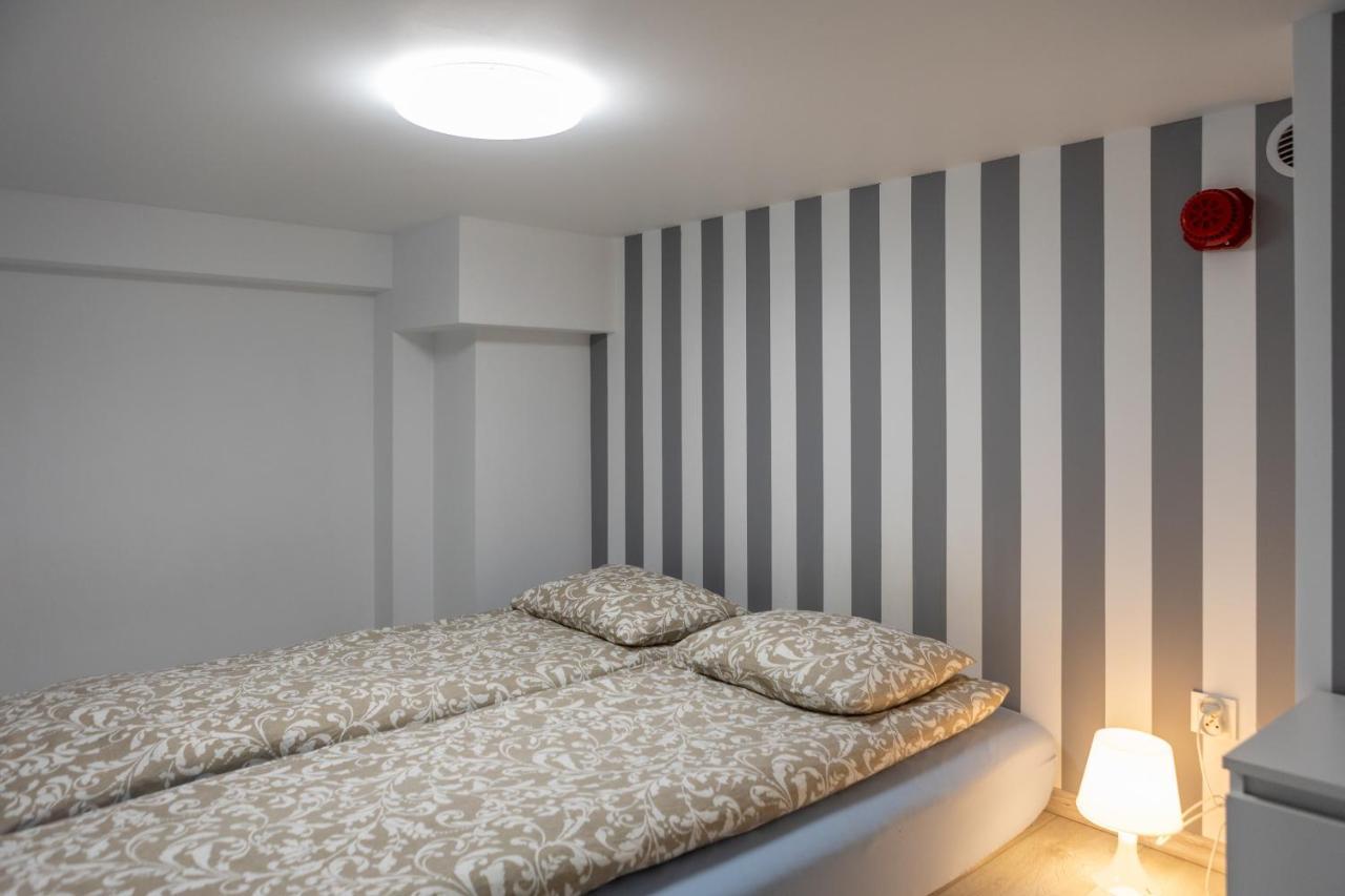 Studia Przy Lotnisku Od Wroclawapartament-Pl Bagian luar foto