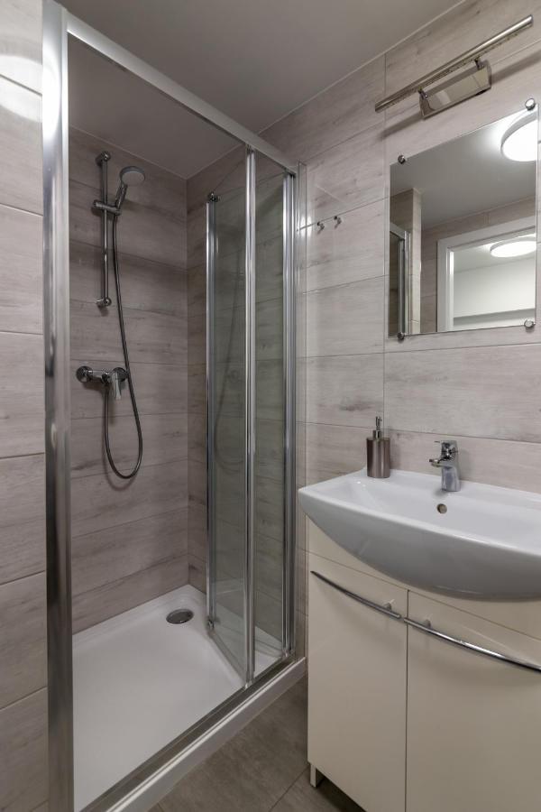 Studia Przy Lotnisku Od Wroclawapartament-Pl Bagian luar foto