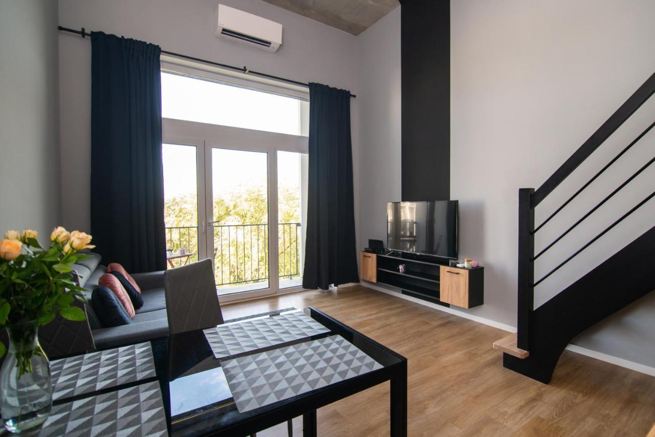 Studia Przy Lotnisku Od Wroclawapartament-Pl Bagian luar foto