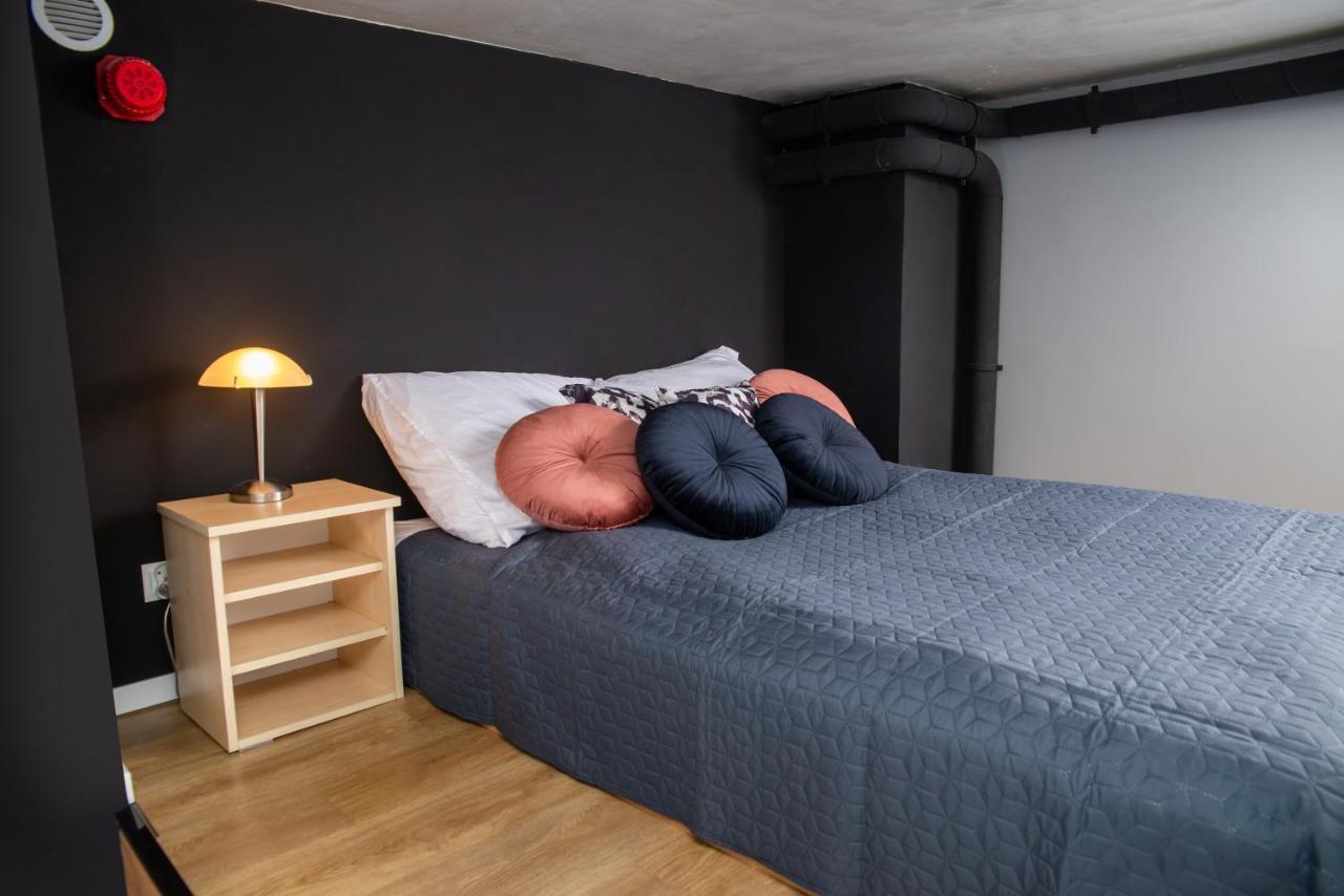 Studia Przy Lotnisku Od Wroclawapartament-Pl Bagian luar foto