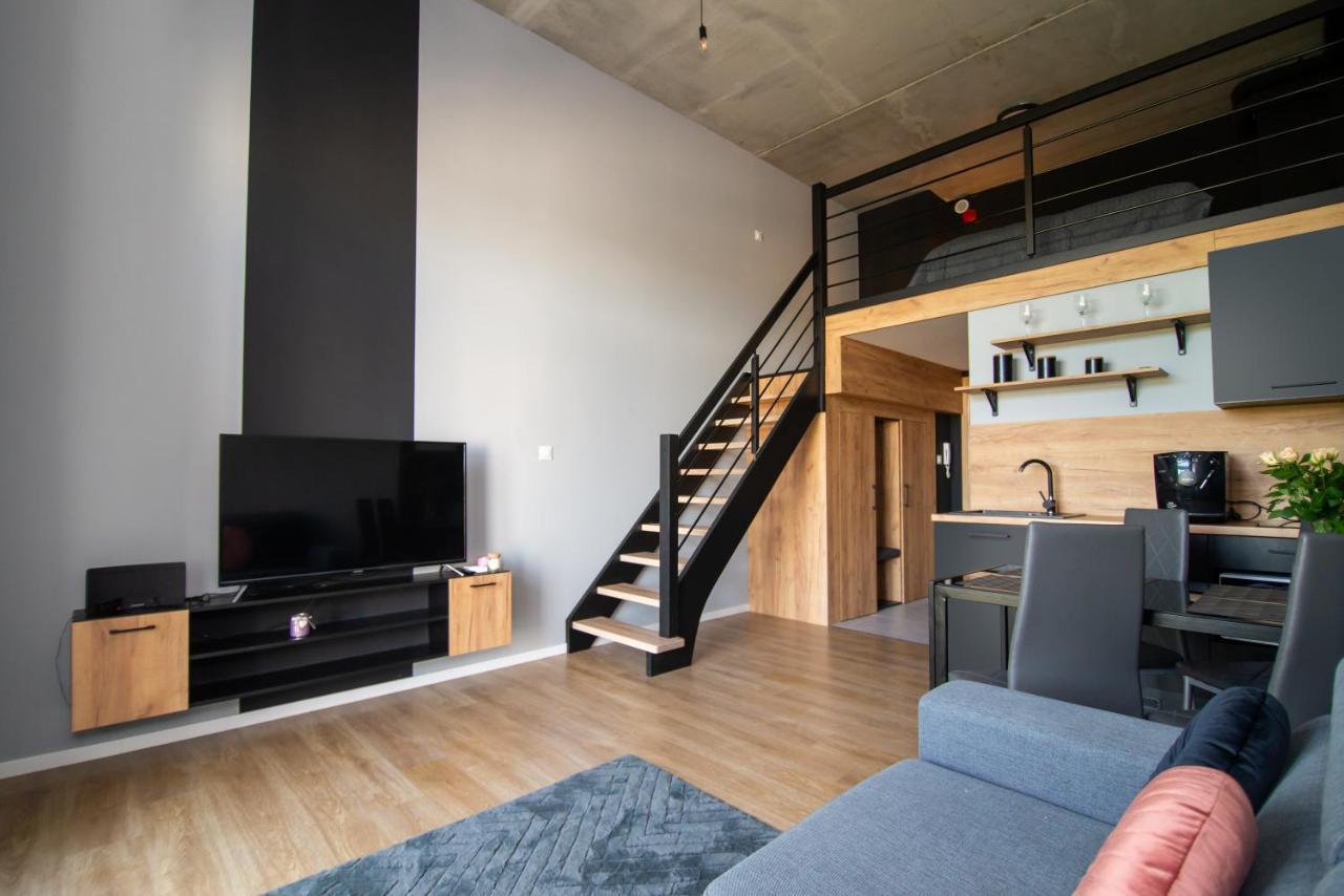 Studia Przy Lotnisku Od Wroclawapartament-Pl Bagian luar foto